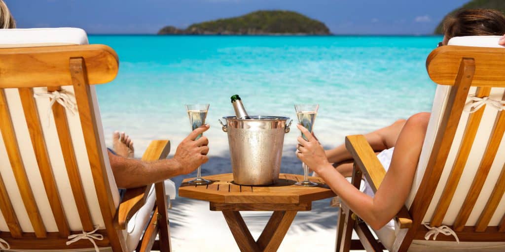 5 tips to take a honeymoon only using credit card rewards | PrimeRates